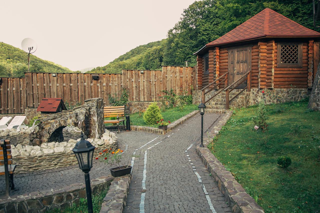Sadyba Sribne Dzherelo Hotel Ilnytsya Buitenkant foto
